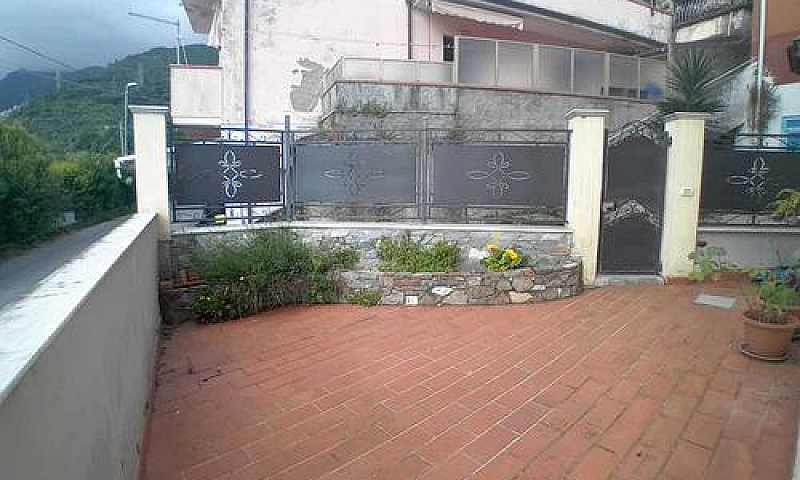 Porzione Di Casa A C...