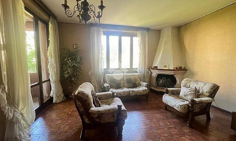 3 Locali A Varese...