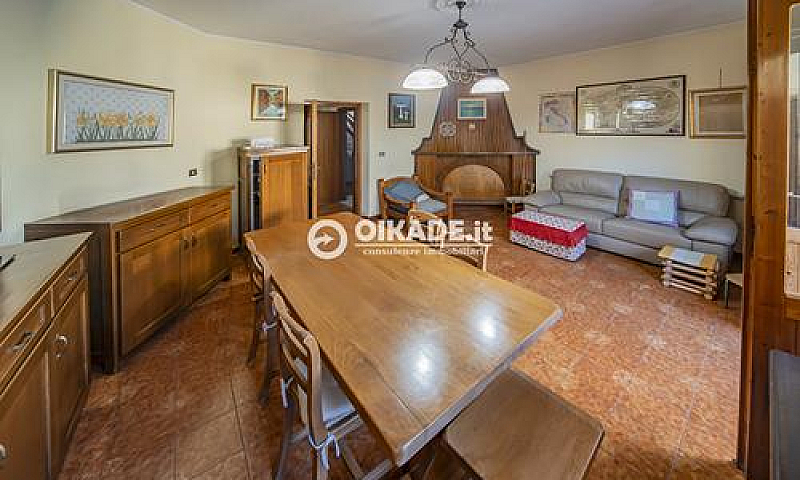 Quadrilocale Con Cor...