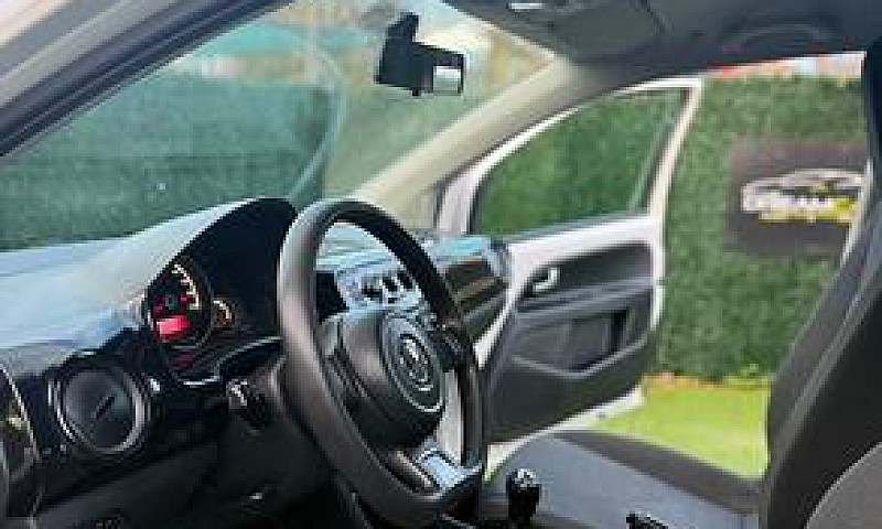 Volkswagen Up 2013 1...