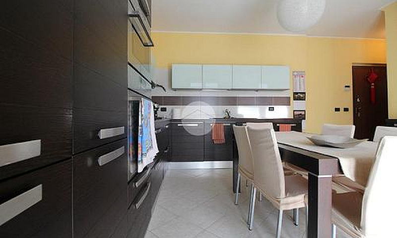 4 Locali A Brandizzo...