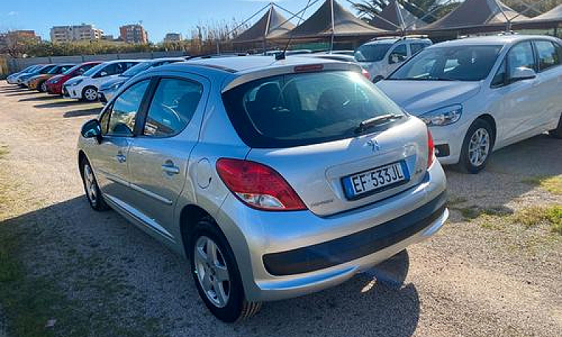 Peugeot 207 1.4 Hdi ...