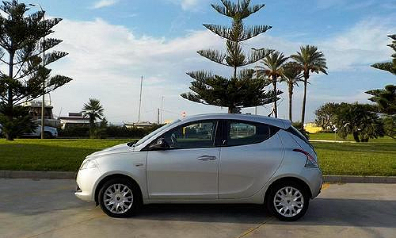 Lancia Ypsilon 1.3 M...
