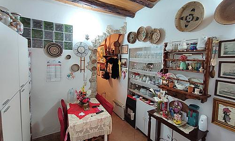 Centro Storico, Triv...