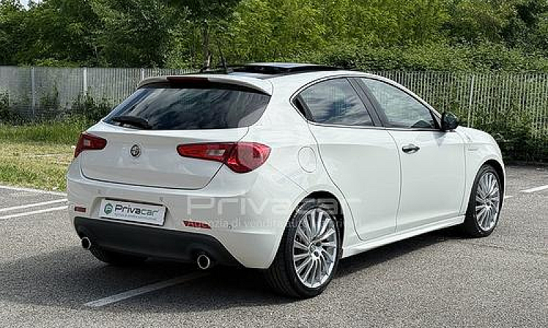 Alfa Romeo Giulietta...