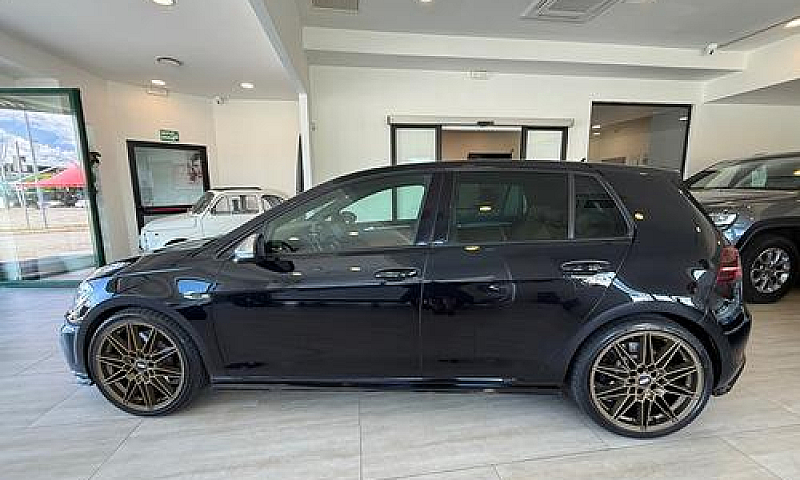 Volkswagen Golf R 2....