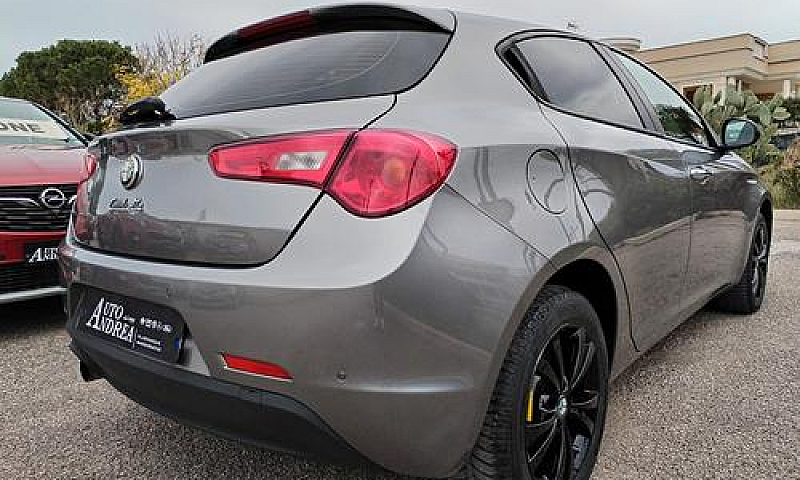Alfa Romeo Giulietta...