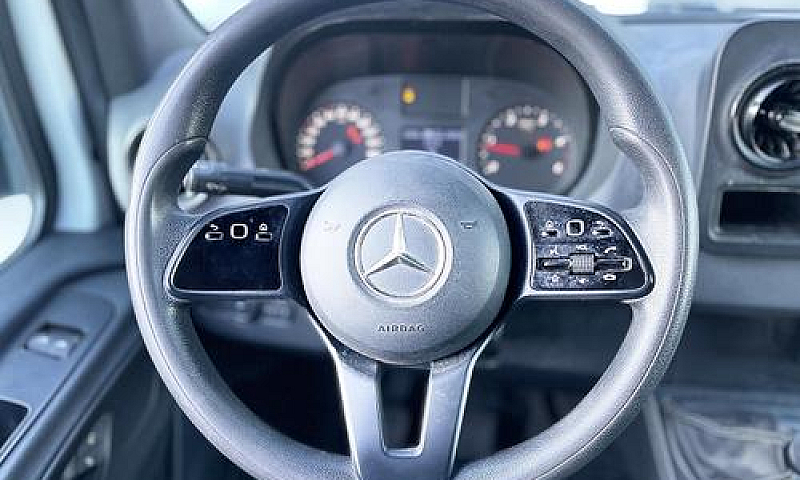 Mercedes-Benz Sprint...