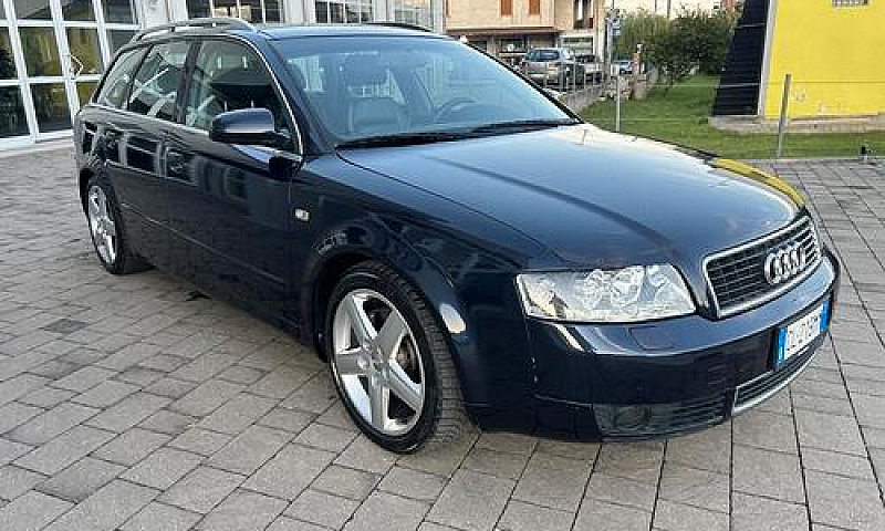 Audi A4 Avant 2.5 V6...