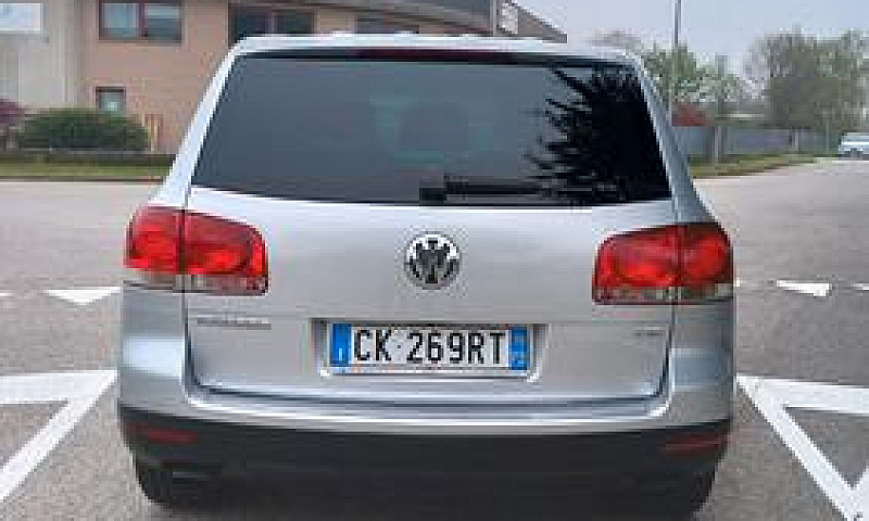 Volkswagen Touareg 5...