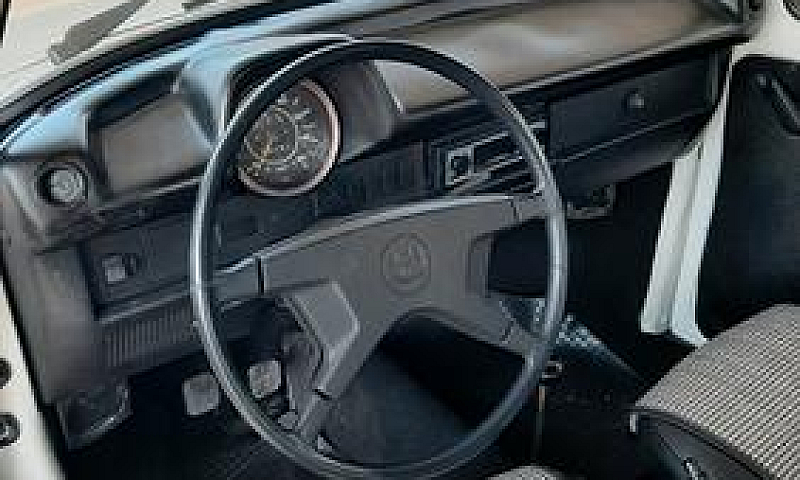 Volkswagen Maggiolin...