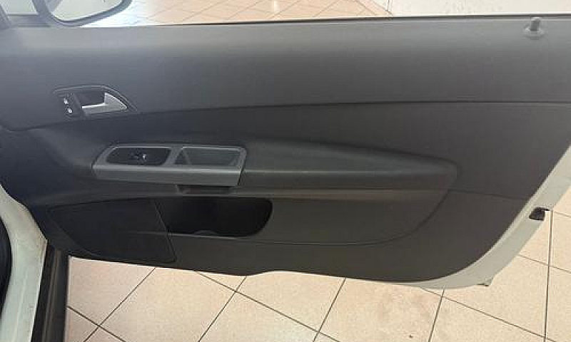 Volvo C30 1.6 D Kine...