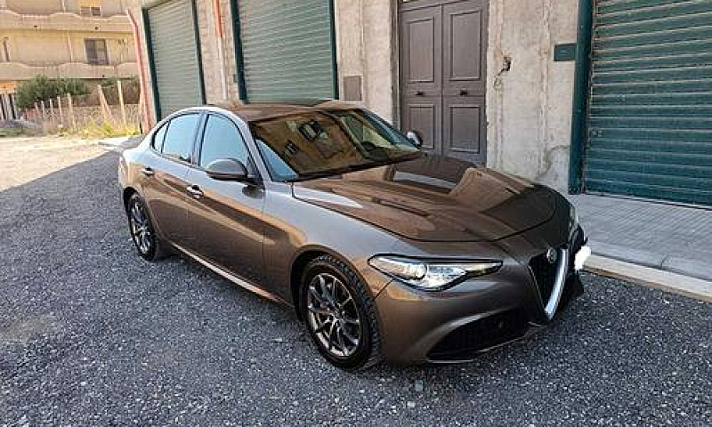 Alfa Romeo Giulia 2....