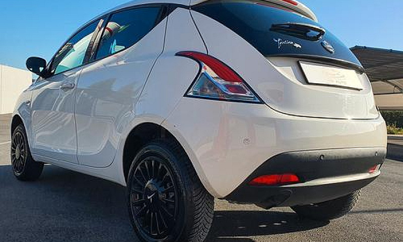 Lancia Ypsilon Ecoch...