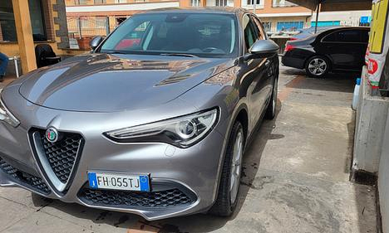 Alfa Romeo Stelvio 2...