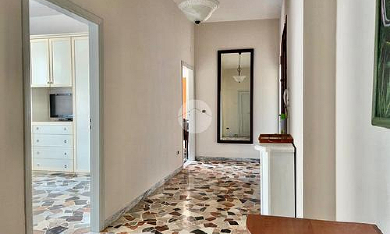 3 Locali A Firenze...