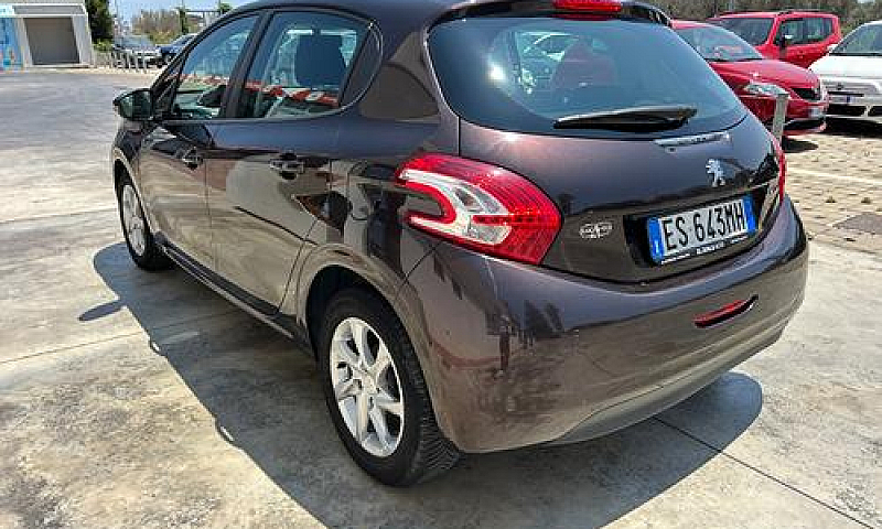 Peugeot 208 1.4 Hdi ...