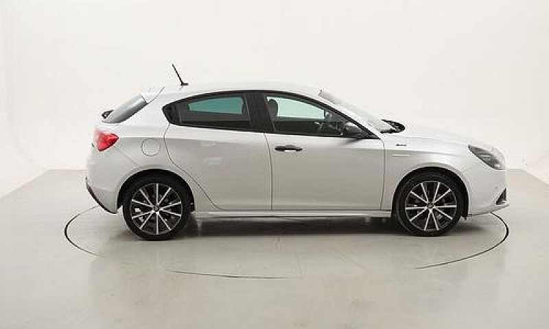 Alfa Romeo Giulietta...