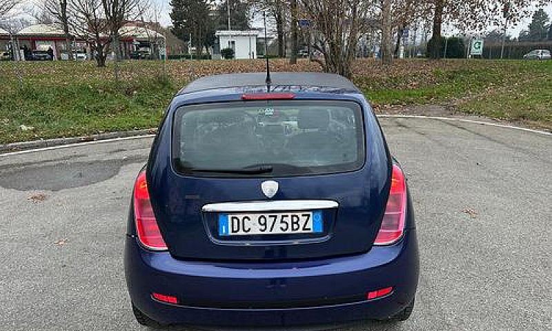 Lancia Ypsilon...