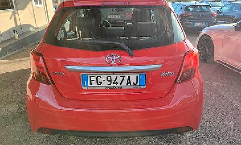 Toyota Yaris 1.0 5 P...