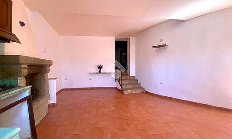 3 Locali A Farnese...