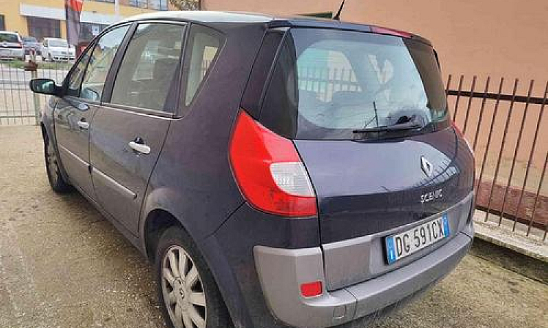 Renault Grand Scenic...
