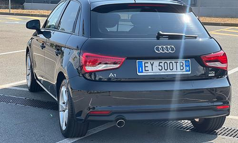 Audi A1 1.6 Tdi 90Cv...