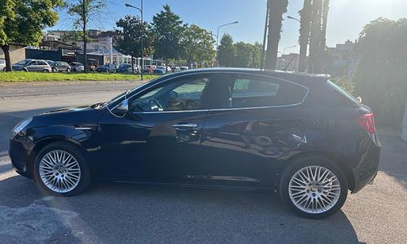 Alfa Romeo Giulietta...