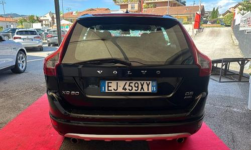 Volvo Xc60 D3 Awd Mo...