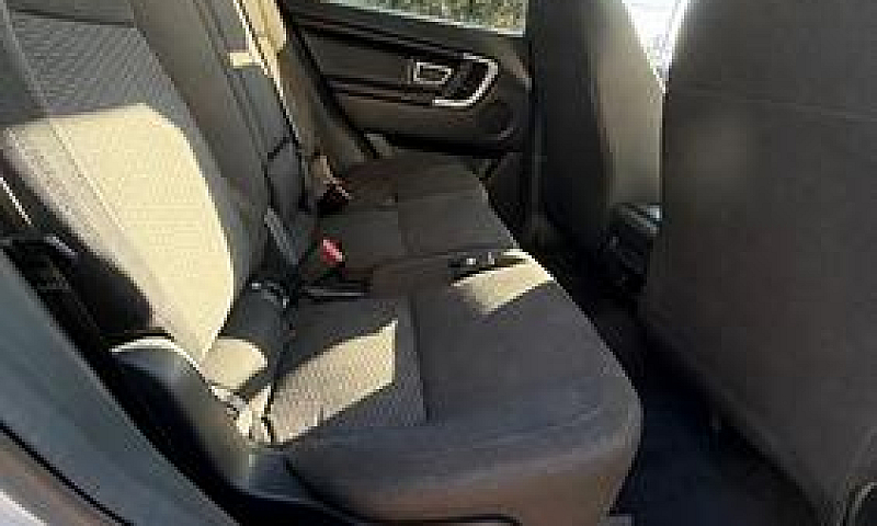 Land Rover Discovery...