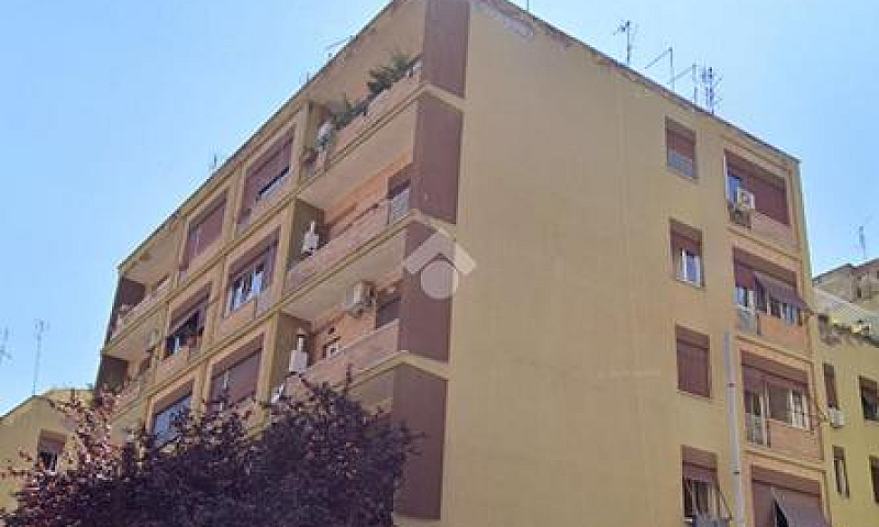 3 Locali A Roma...