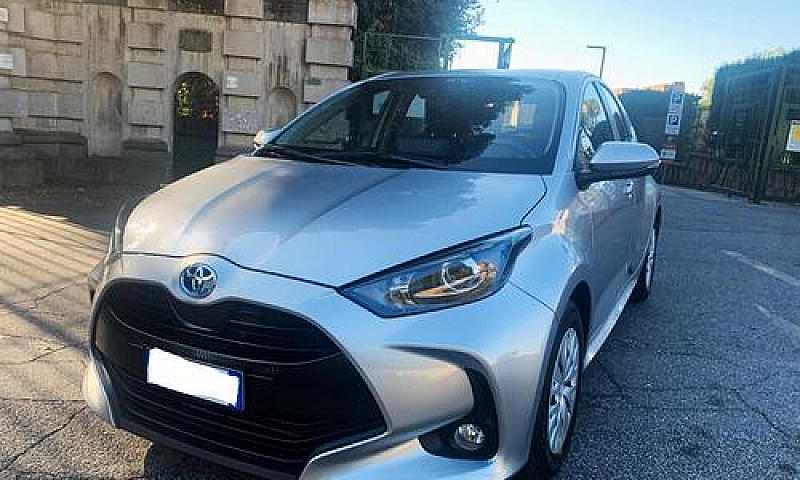 Toyota Yaris 1.5 Hyb...