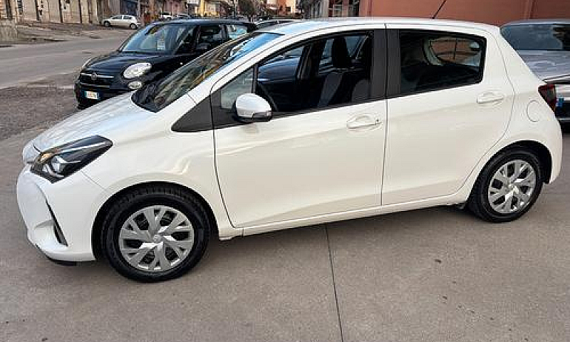 Toyota Yaris 1.5 Hyb...