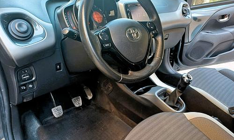 Toyota Aygo Toyota A...
