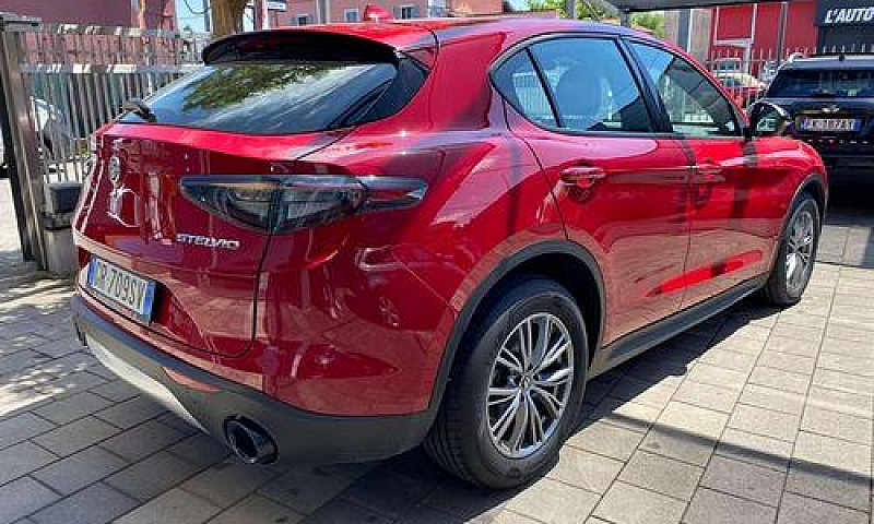 Alfa Romeo Stelvio 2...