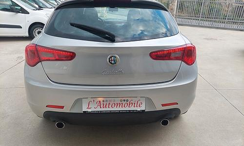 Alfa Romeo Giulietta...