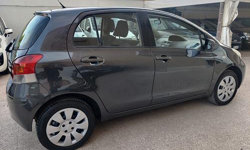 Toyota Yaris 1.0 5 P...