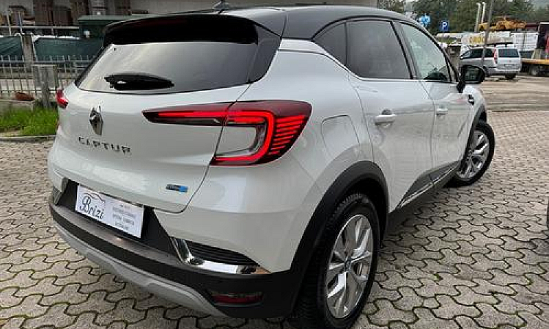 Renault Captur Hybri...