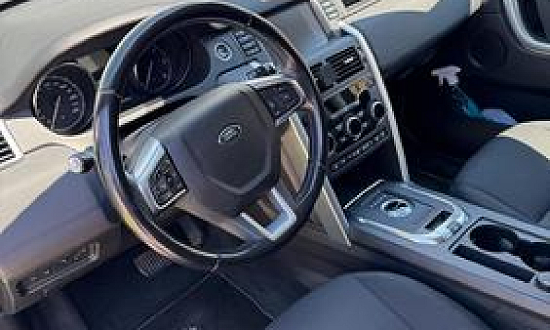 Land Rover Discovery...