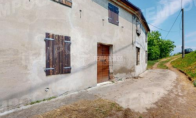 Porzione Di Casa Con...