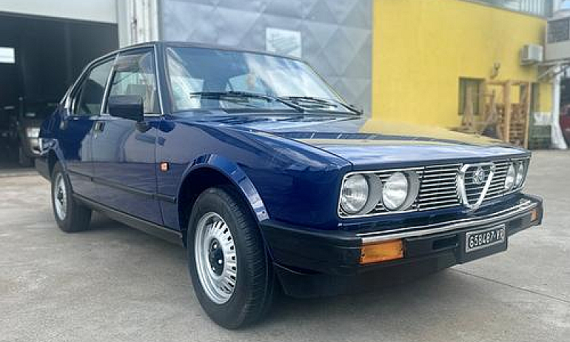 Alfa Romeo Alfetta 1...