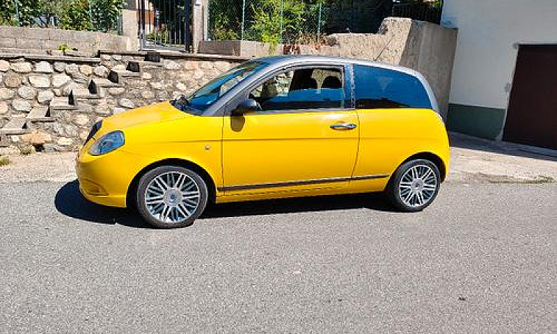 Lancia Ypsilon 1.3 M...