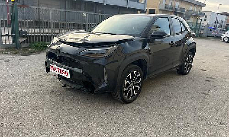 Toyota Yaris Cross 1...