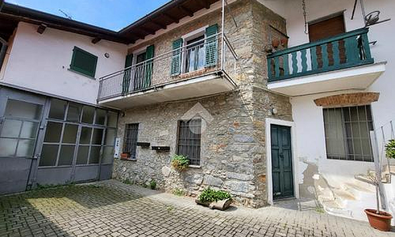 2 Locali A Besana In...