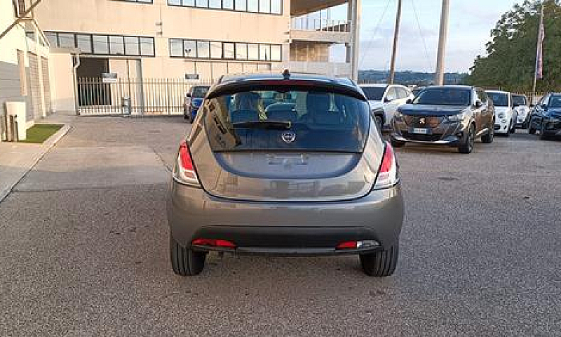 Lancia Ypsilon 1.0 F...