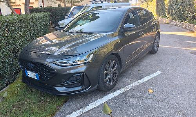 Ford Focus St Line ...