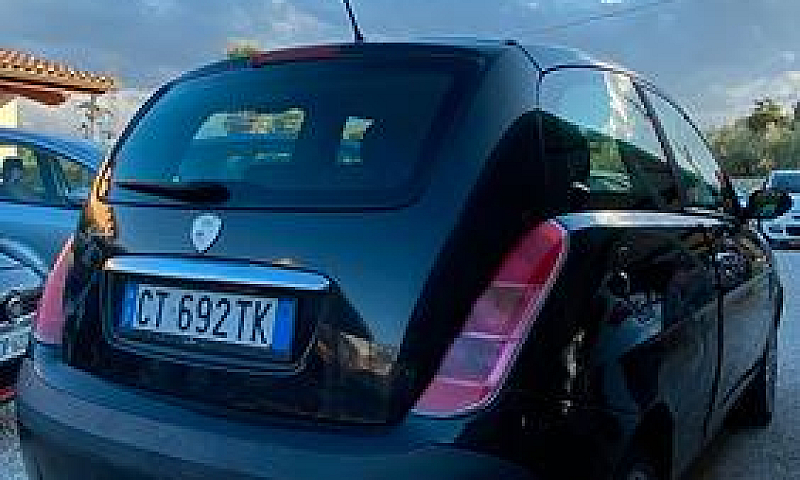 Lancia Ypsilon 1.2...