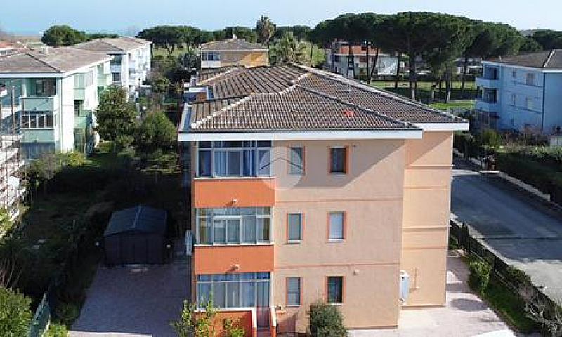 2 Locali A Pineto...