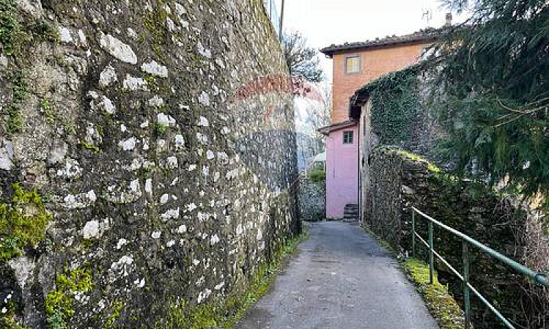 Porzione Di Casa - C...