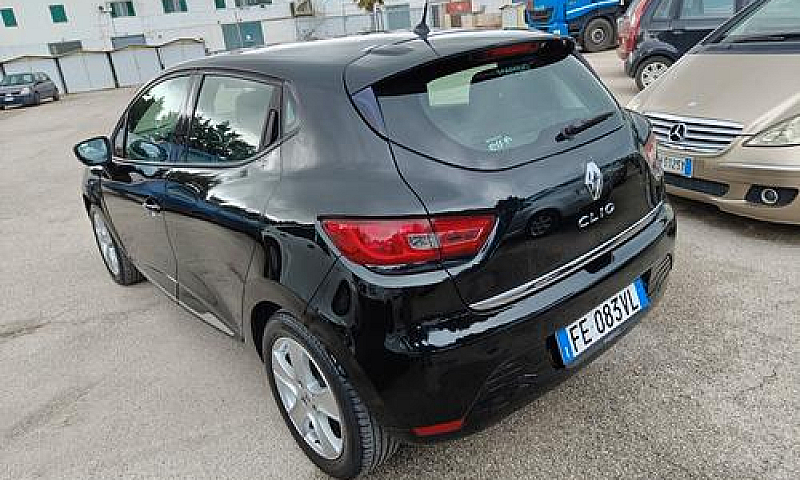 Renault Clio 1.2 75C...